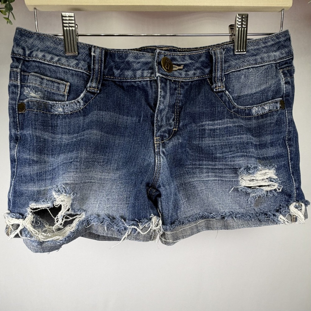 Decree Jean shorts Women's Size 7 Blue Medium Wash Frayed Stitched Pockets Denim